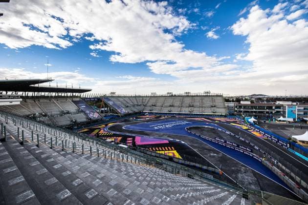 track ambiance during the 2022 Mexico City ePrix, 2nd meeting of the 2021-22 ABB FIA Formula E World Championship, WM, Weltmeisterschaft on the Autodromo Hermanos Rodriguez from February 10 to 11, in Mexico City, Mexico - AUTO - 2022 FORMULA E Mexico City ePRIX DPPI Panoramic  03422002_GH_57283