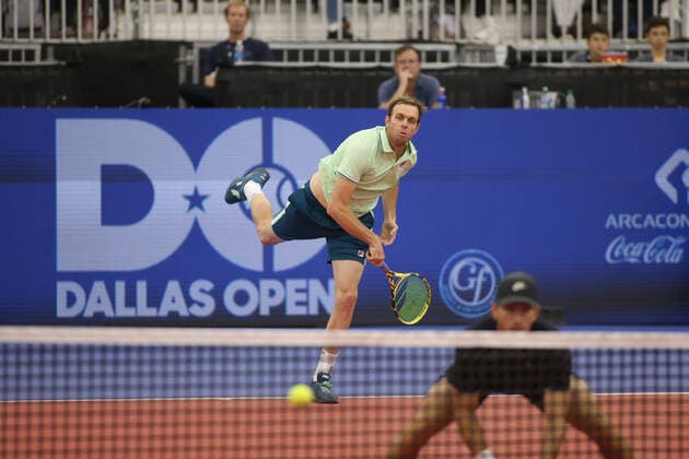 DALLAS, TX - FEBRUARY 11: Sam Querrey (USA) serves during the Dallas Open on February 11, 2022 at the Styslinger Altec Tennis Complex in Dallas, TX. (Photo by George Walker Icon Sportswire) TENNIS: FEB 11 Dallas Open Icon22021122
