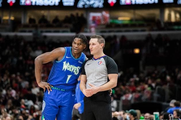 Anthony Edwards 1, Minnesota Timberwolves speaks to the referee during the game on February 11, 2021 at the United Center Shaina Benhiyoun SPP National Basketball Association - Chicago Bulls vs Minnesota Timberwolves - United Center 