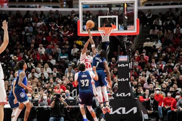 Anthony Edwards 1, Minnesota Timberwolves blocks the ball during the game on February 11, 2021 at the United Center Shaina Benhiyoun SPP National Basketball Association - Chicago Bulls vs Minnesota Timberwolves - United Center 