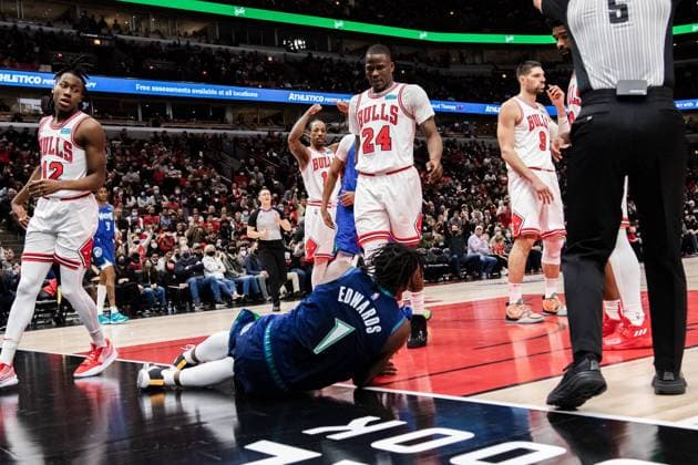 Anthony Edwards 1, Minnesota Timberwolves falls during the game on February 11, 2021 at the United Center Shaina Benhiyoun SPP National Basketball Association - Chicago Bulls vs Minnesota Timberwolves - United Center 