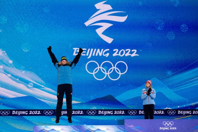 220212 Elvira Öberg at the medal ceremony for women bis biathlon 7.5 km sprint during day 8 of the 2022 Winter Olympics on February 12, 2022 in Zhangjiakou Photo Vegard Grott BILDBYRAN code VG VG0239 olympic games olympics winter olympics os ol olympiska spel vinter os olympic games peking peking 2022 beijing 2022 beijing 2022 olympic games beijing 2022 winter olympic games peking os beijing ol vinter ol bbeng medal ceremony,  Copyright: VEGARDxGRoTT BB220212VG055