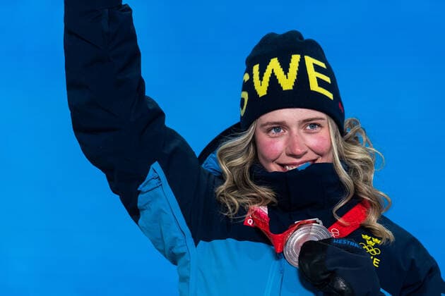220212 Elvira Öberg of Sweden with her silver medal at the medal ceremony for women bi s biathlon 7,5 km sprint during day 8 of the 2022 Winter Olympics on February 12, 2022 in Zhangjiakou Photo Vegard Grott BILDBYRAN kod VG VG0239 olympic games olympics winter olympics os ol olympiska spel vinter os olympiske leker peking peking peking 2022 beijing 2022 beijing 2022 olympic games beijing 2022 winter olympic games peking os beijing ol vinter ol bbeng medaljeseremoni medaljceremoni medal ceremony Sverige Sweden,  Copyright: VEGARDxGRoTT BB220212VG070
