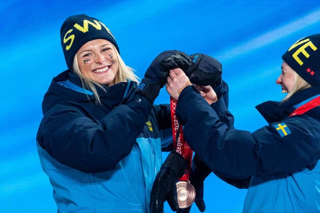 220212 Frida Karlsson of Sweden at the medal ceremony for women cross s cross country skiing 4x5 km relay during day 8 of the 2022 Winter Olympics on February 12, 2022 in Zhangjiakou Photo Vegard Grott BILDBYRAN kod VG VG0239 olympic games olympics winter olympics os ol olympiska spel Winter Olympics Beijing Beijing Beijing 2022 Beijing 2022 Beijing 2022 Olympic Games Beijing 2022 Winter Olympic Games Beijing Os Beijing ol Winter ol bbeng Medal Ceremony Medal Ceremony Medal Ceremony Sweden Sweden,  Copyright: VEGARDxGRoTT BB220212VG085