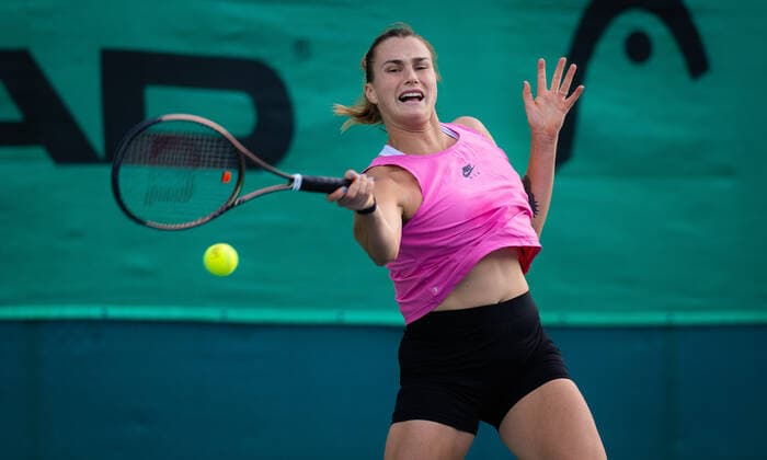 February 12, 2022, DUBAI, UNITED ARAB EMIRATES: Aryna Sabalenka of Belarus during practice ahead of the 2022 Dubai Duty Free Tennis Championships WTA, Tennis Damen 1000 tennis tournament DUBAI UNITED ARAB EMIRATES - ZUMAa181 20220212_zaa_a181_132 Copyright: xRobxPrangex