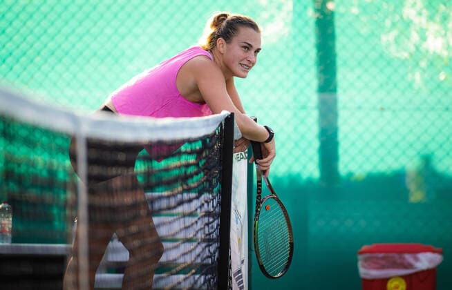 February 12, 2022, DUBAI, UNITED ARAB EMIRATES: Aryna Sabalenka of Belarus during practice ahead of the 2022 Dubai Duty Free Tennis Championships WTA, Tennis Damen 1000 tennis tournament DUBAI UNITED ARAB EMIRATES - ZUMAa181 20220212_zaa_a181_133 Copyright: xRobxPrangex