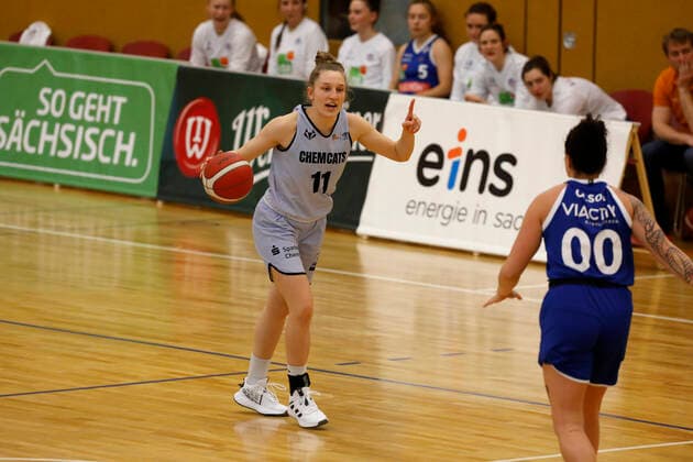12 02 2022, 2 Toyota Womens Basketball Bundesliga Nord, DBBL, season 2021 2022, ladies, Chemcats Chemnitz VFL Viactiv Astroladies Bochum Lucile Peroche, ChemCats Chemnitz Chemnitz Sporthalle am Schlossteich Saxony Germany