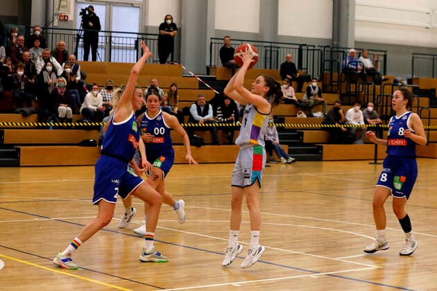12 02 2022, 2 Toyota Womens Basketball Bundesliga Nord, DBBL, season 2021 2022, ladies, Chemcats Chemnitz VFL Viactiv Astroladies Bochum Nicole Brochlitz, ChemCats Chemnitz Chemnitz Sporthalle am Schlossteich Saxony Germany