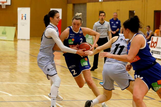 12 02 2022, 2 Toyota Womens Basketball Bundesliga North, DBBL, Season 2021 2022, Women, Chemcats Chemnitz VFL Viactiv Astroladies Bochum Leonie Bleker, VFL Viactiv Astroladies Bochum Chemnitz Sporthalle am Schlossteich Saxony Germany