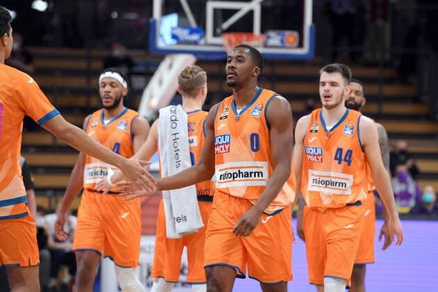disappointed, frustrated, emotion Semaj Christon Ratiopharm Ulm , Fedor Zugic R , Basketball, Bundesliga, BBL, BG Goettingen Ratiopharm Ulm , 12 02 2022, BG Goettingen Ratiopharm Ulm, Basketball, Bundesliga, GER, BBL, 12 02 2022 Goettingen Copyright: xEibner-Pressefotox-xRolandxSippelx