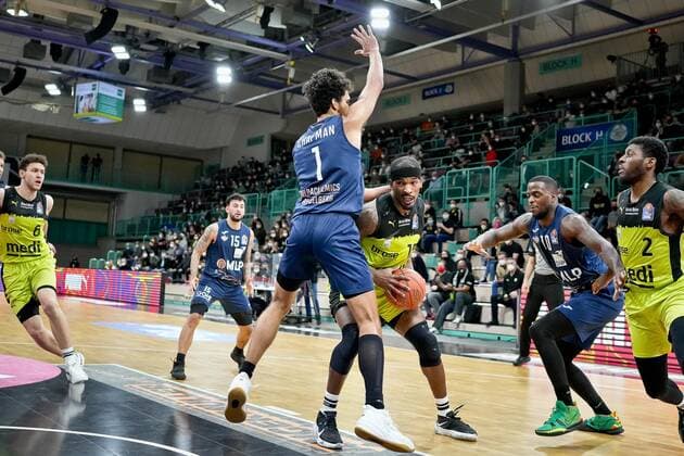 medi bayreuth MLP Heidelberg , Basketball, Bundesliga, BBL, Matchday 21, Season 2021 2022, 13 02 2022 1 Chapman, Brekkott MLP Heidelberg 15 Allen Terry medi Bayreuth medi bayreuth MLP Heidelberg , Basketball, Bundesliga, BBL, Matchday 21, Season 2021 2022, 13 02 2022 Bayreuth Copyright: xEibner-Pressefoto ThorstenxOchsx EP_TOS