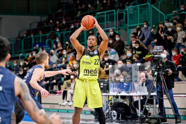 medi bayreuth MLP Heidelberg , basketball, Bundesliga, BBL, matchday 21, season 2021 2022, 13 02 2022 30 Friederici, Leon MLP Heidelberg 22 Wells Cameron medi Bayreuth medi bayreuth MLP Heidelberg , basketball, Bundesliga, BBL, matchday 21, season 2021 2022, 13 02 2022 Bayreuth Copyright: xEibner-Pressefoto ThorstenxOchsx EP_TOS