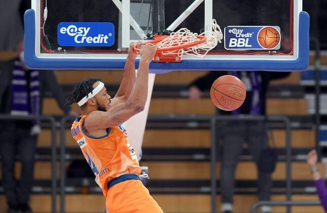 Dunking of Jaron Blossomgame Ratiopharm Ulm , Basketball, Bundesliga, BBL, BG Goettingen Ratiopharm Ulm , 12 02 2022, BG Goettingen Ratiopharm Ulm, Basketball, Bundesliga, GER, BBL, 12 02 2022 Goettingen Copyright: xEibner-Pressefotox-xRolandxSippelx