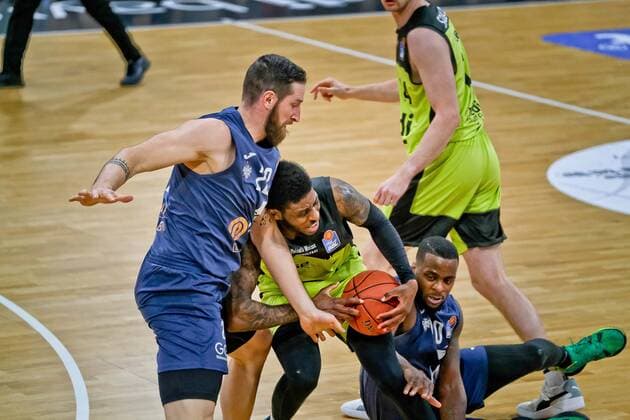 medi bayreuth MLP Heidelberg , Basketball, Bundesliga, BBL, Matchday 21, Season 2021 2022, 13 02 2022 22 Heyden, Phillipp MLP Heidelberg 0 Watkins, Anthony MLP Heidelberg 2 Anim Sacar medi bayreuth medi bayreuth MLP Heidelberg , Basketball, Bundesliga, BBL, Matchday 21, Season 2021 2022, 13 02 2022 Bayreuth Copyright: xEibner-Pressefoto ThorstenxOchsx EP_TOS