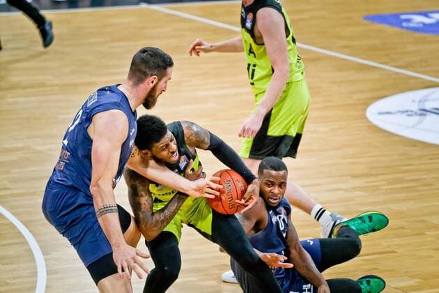 medi bayreuth MLP Heidelberg , Basketball, Bundesliga, BBL, Matchday 21, Season 2021 2022, 13 02 2022 22 Heyden, Phillipp MLP Heidelberg 0 Watkins, Anthony MLP Heidelberg 2 Anim Sacar medi bayreuth medi bayreuth MLP Heidelberg , Basketball, Bundesliga, BBL, Matchday 21, Season 2021 2022, 13 02 2022 Bayreuth Copyright: xEibner-Pressefoto ThorstenxOchsx EP_TOS