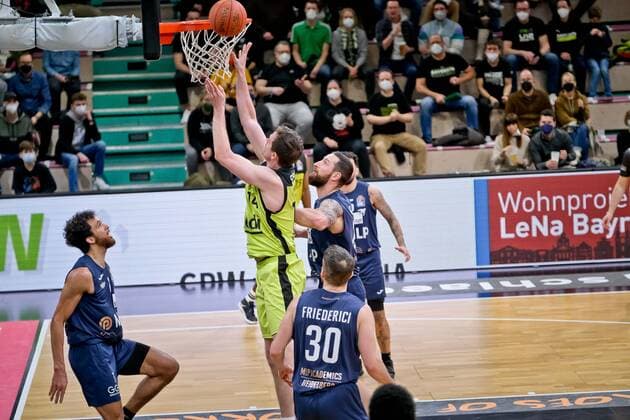 medi bayreuth MLP Heidelberg , Basketball, Bundesliga, BBL, Matchday 21, Season 2021 2022, 13 02 2022 14 Sanders Moritz medi Bayreuth 22 Heyden, Phillipp MLP Heidelberg medi bayreuth MLP Heidelberg , Basketball, Bundesliga, BBL, Matchday 21, Season 2021 2022, 13 02 2022 Bayreuth Copyright: xEibner-Pressefoto ThorstenxOchsx EP_TOS