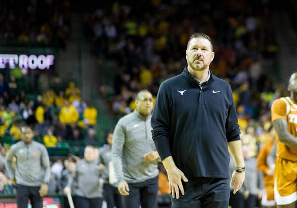 February 12 2022: Texas Longhorns head coach CHRIS BEARD walks off the field during halftime of the NCAA, College League, USA Basketball game between the Texas Longhorns and Baylor Bears at Ferrell Center in Waco, Texas. CSM Waco US - ZUMAc04_ 20220212_zaf_c04_111 Copyright: xMatthewxLynchx