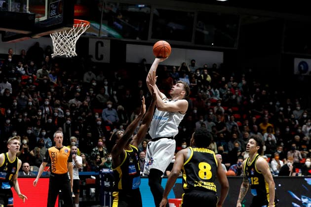 12 02 2022, easyCredit Basketball Bundesliga, BBL, season 2021 2022, men, Chemnitz Niners MHP Riesen Ludwigsburg Jan Niklas Wimberg, Niners Chemnitz Chemnitz Fair Chemnitz Saxony Germany