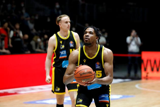 12 02 2022, easyCredit Basketball Bundesliga, BBL, season 2021 2022, men, Chemnitz Niners MHP Riesen Ludwigsburg Justin Simon, MHP Riesen Ludwigsburg Chemnitz Fair Chemnitz Saxony Germany