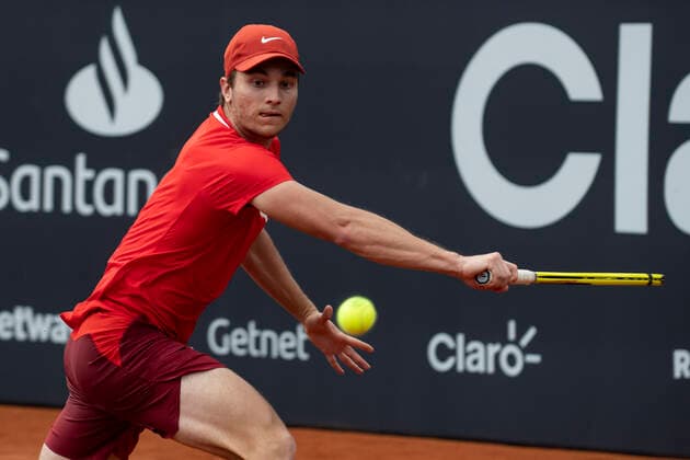 Rio Open 2022 RIO DE JANEIRO, RJ - 12.02.2022: RIO OPEN 2022 - Miomir Kecmanovic (SRB) in dispute with Gustavo Heide (BRA) on the Guga Kuerten court for the qualify during Rio Open 2022 held at the Jockey Club Brasileiro that takes place from February 12 to 20, this Saturday (12), in Rio de Janeiro, RJ. (Photo: Celso Pupo Fotoarena) x2169402x  CelsoxPupo