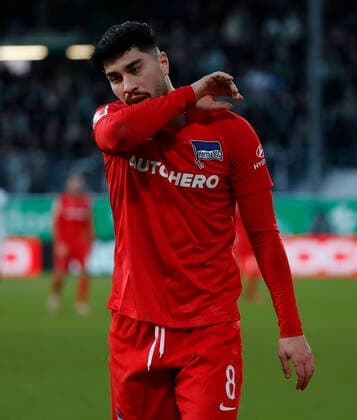 12 02 2022,1 Bundesliga, 22 Spieltag, Greuther Fuerth vs Hertha Berlin football, sports, in the picture Suat Serdar Hertha Berlin at the substitution