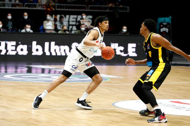 12 02 2022, easyCredit Basketball Bundesliga, BBL, season 2021 2022, men, Chemnitz Niners MHP Riesen Ludwigsburg Nelson Weidemann, Niners Chemnitz, James Woodard, MHP Riesen Ludwigsburg Chemnitz Fair Chemnitz Saxony Germany