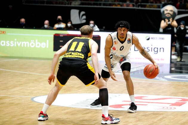 12 02 2022, easyCredit Basketball Bundesliga, BBL, season 2021 2022, men, Chemnitz Niners MHP Riesen Ludwigsburg Nelson Weidemann, Niners Chemnitz Chemnitz Fair Chemnitz Saxony Germany