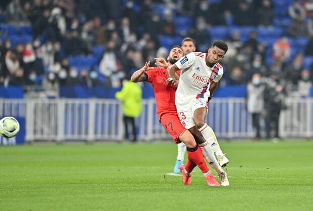 Thiago Mendes (lyon) vs Andy Delort (nice) FOOTBALL: Olympique Lyonnais vs OGC Nice - Ligue 1 - 12 02 2022 FredericChambert Panoramic 
