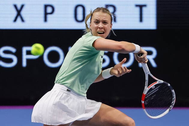 St. Petersburg Ladies Trophy 2022 - Semi-Finals Anett Kontaveit of Estonia returns the ball to Jelena Ostapenko of Latvia during the women s singles semifinal match of the WTA, Tennis Damen 500 St. Petersburg Ladies Trophy 2022 International Tennis Tournament on February 12, 2022 at the Sibur Arena in Saint Petersburg, Russia. Saint Petersburg Russia  Copyright: xMikexKireevx originalFilename:kireev-stpeters220212_npvhP.jpg