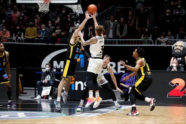 12 02 2022, easyCredit Basketball Bundesliga, BBL, season 2021 2022, men, Chemnitz Niners MHP Riesen Ludwigsburg Malte Ziegenhagen, Niners Chemnitz Chemnitz Fair Chemnitz Saxony Germany