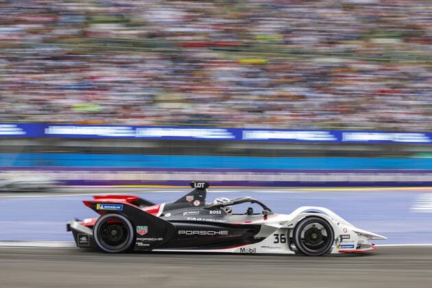 36 LOTTERER Andre (ger), TAG Heuer Porsche Formula E Team, Porsche 99X Electric, action during the 2022 Mexico City ePrix, 2nd meeting of the 2021-22 ABB FIA Formula E World Championship, WM, Weltmeisterschaft on the Autodromo Hermanos Rodriguez from February 10 to 11, in Mexico City, Mexico - AUTO - 2022 FORMULA E Mexico City ePRIX DPPI Panoramic  _LF31153