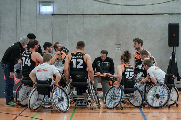 1 Wheelchair Basketball Bundesliga, RBC Koeln99ers vs Hannover United, 12 02 2022 Timeout Hannover, 1 Wheelchair Basketball Bundesliga, RBC Koeln99ers vs Hannover United on 12 02 2022 in Sporthalle Bergischer Ring, in Cologne North Rhine Westphalia Copyright: xBEAUTIFULxSPORTS Mueller-Laschetx
