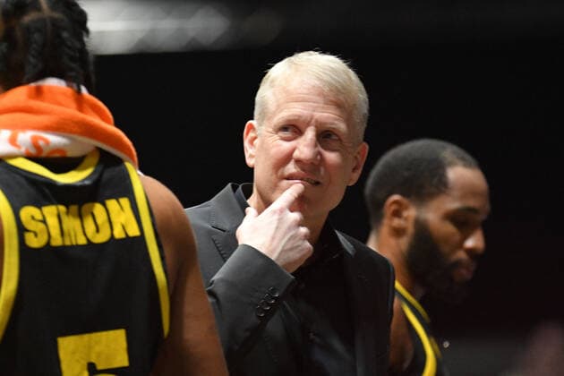 John Patrick coach, head coach, MHP RIESEN Ludwigsburg skeptical, Niners Chemnitz vs MHP RIESEN Ludwigsburg, easycredit Basketball Bundesliga, 12 02 2022 Niners Chemnitz vs MHP RIESEN Ludwigsburg, easycredit Basketball Bundesliga, 12 02 2022 Chemnitz Copyright: xBertxHarzer xEibner-xPressefotox