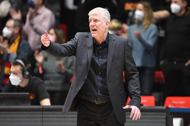 John Patrick Trainer, Head Coach, MHP RIESEN Ludwigsburg , Niners Chemnitz vs MHP RIESEN Ludwigsburg, easycredit Basketball Bundesliga, 12 02 2022 Niners Chemnitz vs MHP RIESEN Ludwigsburg, easycredit Basketball Bundesliga, 12 02 2022 Chemnitz Copyright: xBertxHarzer xEibner-xPressefotox