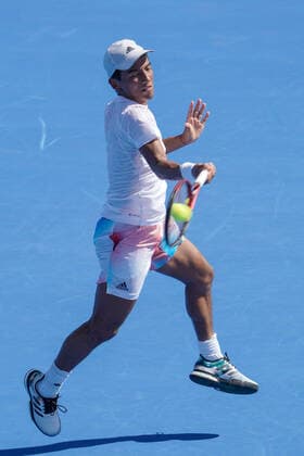 DELRAY BEACH, FL - FEBRUARY 12: Bruno Kuzuhara (USA) competes during the qualifying round of the ATP, Tennis Herren Delray Beach Open on February 12, 2022, at the Delray Beach Stadium & Tennis Center in Delray Beach, Florida.(Photo by Aaron Gilbert Icon Sportswire) TENNIS: FEB 12 Delray Beach Open Icon220212048