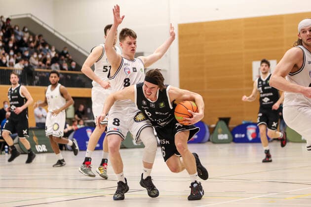 2. Basketball Bundesliga ProB Basketball ART Giants Düsseldorf gegen WWU Baskets Münster, 12.02.2022 Jasper Guenther ( 6 WWU Baskets Muenster); 2. Basketball Bundesliga ProB Basketball ART Giants Düsseldorf gegen WWU Baskets Münster am 12.02.2022, Duesseldorf. Copyright: xBEAUTIFULxSPORTS KennyxBeelex