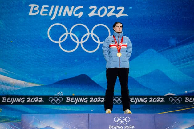 220213 Marius Lindvik of Norway with his gold medal at the medal ceremony for men s ski jumping large hill individual during day 9 of the 2022 Winter Olympics on February 13, 2022 in Zhangjiakou Photo Jon Olav Nesvold BILDBYRAN COP 217 JE0041 olympic games olympics winter olympics os olympic games winter os olympic games beijing peking 2022 beijing 2022 beijing 2022 olympic games beijing 2022 winter olympic games beijing os beijing ol winter ol 9 bbeng norway jubilant gold,  Copyright: JONxOLAVxNESVOLD BB220213JE116