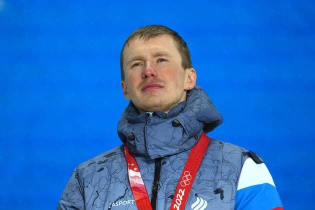 China Olympics 2022 Medal Ceremony 8113533 13.02.2022 Gold medalist Russian Olympic Committee s Denis Spitsov poses during an award ceremony for the men s cross-country 4x10 km relay event during the Beijing 2022 Winter Olympic Games, Olympische Spiele, Olympia, OS at the Medals Plaza in Zhangjiakou, China. Pavel Bednyakov Sputnik Zhangjiakou China  Copyright: xPavelxBednyakovx