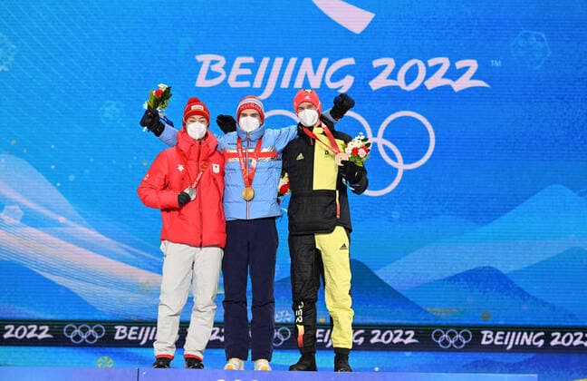 (220213) -- ZHANGJIAKOU, Feb. 13, 2022 -- Gold medalist Marius Lindvik (C) of Norway, silver medalist Kobayashi Ryoyu (L) of Japan and bronze medalist Karl Geiger of Germany pose during the awarding ceremony of Ski jumping, Skispringen, Ski, nordisch men s large hill individual at Zhangjiakou Medals Plaza of the Winter Olympics in Zhangjiakou, north China s Hebei Province, Feb. 13, 2022. ) (BEIJING2022)CHINA- ZHANGJIAKOU-OLYMPIC Winter games, Winterspiele,Spiele, Summer games AWARDING CEREMONY (CN) FengxKaihua