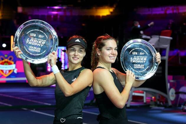 Tennis, WTA-Turnier in Sankt Petersburg, Doppel Finale, Rosolska, Routliffe - Kalinska, McNally The Russian Federation. Saint Petersburg. Sibur Arena. Tennis. St. Petersburg Ladies Trophy 2022. Double final. Alicia Rosolska, Erin Rutliff, Anna Kalinska, Kathy McNally. AlexanderxKulebyakin