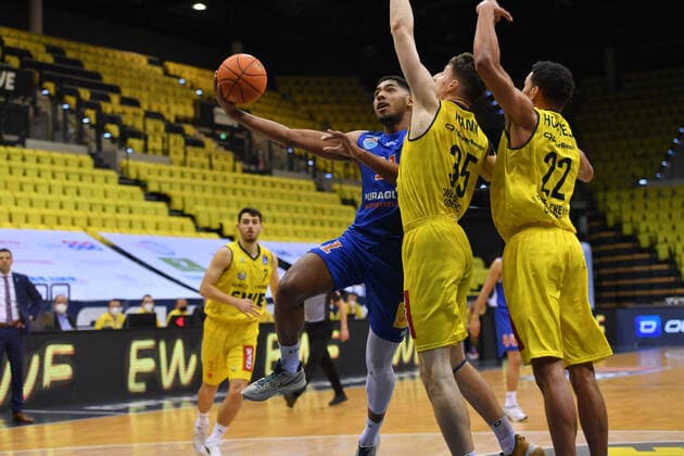 GER, Basketball,easy Credit BBL, EWE Baskets Oldenburg vs SYNTAINICS MBC 13 02 2022, EWE Arena, Oldenburg, GER, easy Credit BBL, EWE Baskets Oldenburg vs SYNTAINICS MBC , in picture Kostja MUSHIDI SYNTAINICS MBC 11 Alen PJANIC EWE Baskets Oldenburg 35 TJ HOLYFIELD EWE Baskets Oldenburg 22 nordphotoxRojahn nph00310