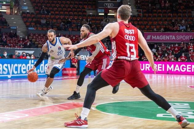Rasheed More 20 Fraport Skyliners , Thomas Deshaun 1 FC Bayern , Andreas Obst 13 FC Bayern , FC Bayern Basketball vs Fraport Skyliners, easyCredit BBL, 13 02 2022 Muenchen Bayern Germany Copyright: xkolbert-press UlrichxGamelx