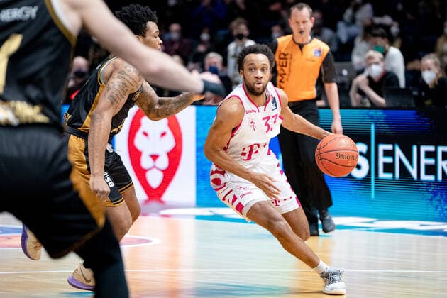 Parker Jackson Cartwright No 33 Telekom Baskets Bonn Basketball Loewen Braunschweig Telekom Baskets Bonn Basketball Loewen Braunschweig Telekom Baskets Bonn, basketball, BBL, season 2020 2021, 13 02 2022 Braunschweig Copyright: xEibner-Pressefoto DanielxReineltx EP_DRT