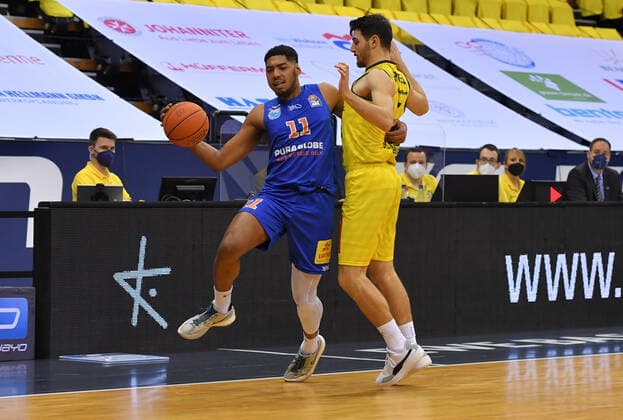 GER, Basketball,easy Credit BBL, EWE Baskets Oldenburg vs SYNTAINICS MBC 13 02 2022, EWE Arena, Oldenburg, GER, easy Credit BBL, EWE Baskets Oldenburg vs SYNTAINICS MBC , in picture Kostja MUSHIDI SYNTAINICS MBC 11 Sebastian HERRERA EWE Baskets Oldenburg 7 nordphotoxRojahn nph00310