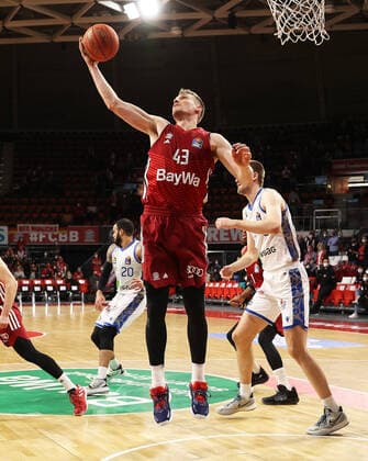 Leon Radosevic Bayern Basketball, 43 with one rebound GER, FC Bayern Basketball vs FRAPORT SKYLINERS, Basketball, 1 Bundesliga, Season 2021 2022, 13 02 2022 GER, FC Bayern Basketball vs FRAPORT SKYLINERS, Basketball, 1 Bundesliga, Season 2021 2022, 13 02 2022 Muenchen Copyright: xEIBNER MarcelxEngelbrechtx EP_EER