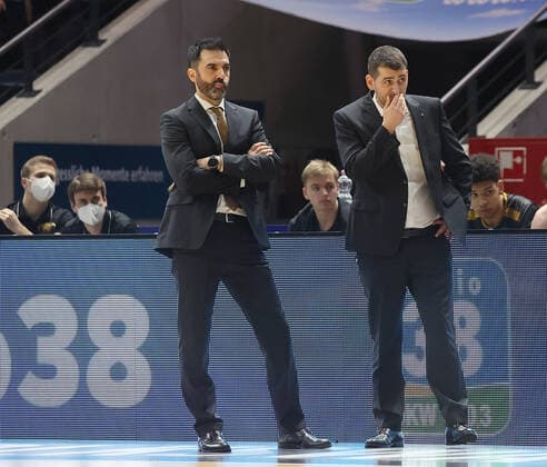 Headcoach Jesus Ramirez Basketball Loewen Braunschweig , Assistantcoach Kostas Papazoglou Basketball Loewen Braunschweig pensive