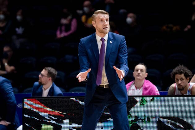 Toumas Iisalo Headcoach Telekom Baskets Bonn Basketball Loewen Braunschweig Telekom Baskets Bonn Basketball Loewen Braunschweig Telekom Baskets Bonn, basketball, BBL, season 2020 2021, 13 02 2022 Braunschweig Copyright: xEibner-Pressefoto DanielxReineltx EP_DRT