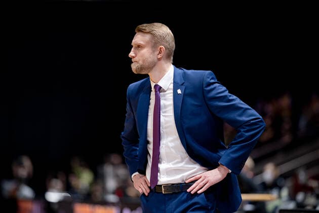 Toumas Iisalo Headcoach Telekom Baskets Bonn Basketball Loewen Braunschweig Telekom Baskets Bonn Basketball Loewen Braunschweig Telekom Baskets Bonn, basketball, BBL, season 2020 2021, 13 02 2022 Braunschweig Copyright: xEibner-Pressefoto DanielxReineltx EP_DRT