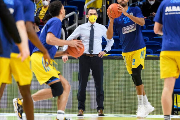 Thomas Paech Alba Berlin, Assistant Coach , GER, Alba Berlin vs HAKRO Merlins Crailsheim, BBL, Basketball 1 Bundesliga Maenner, 21 Spieltag, Saison 2021 2022, 13 02 2022, GER, Alba Berlin vs HAKRO Merlins Crailsheim, BBL, Basketball Bundesliga Maenner, 21 Spieltag, Saison 2021 2022, 13 02 2022, Berlin Copyright: xEibner-Pressefoto UwexKochx EP_UKH