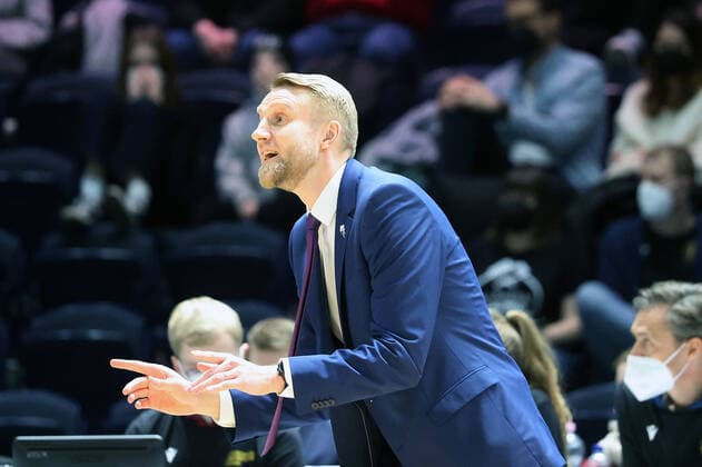 Head coach Tuomas Lisalo Telekom Baskets Bonn